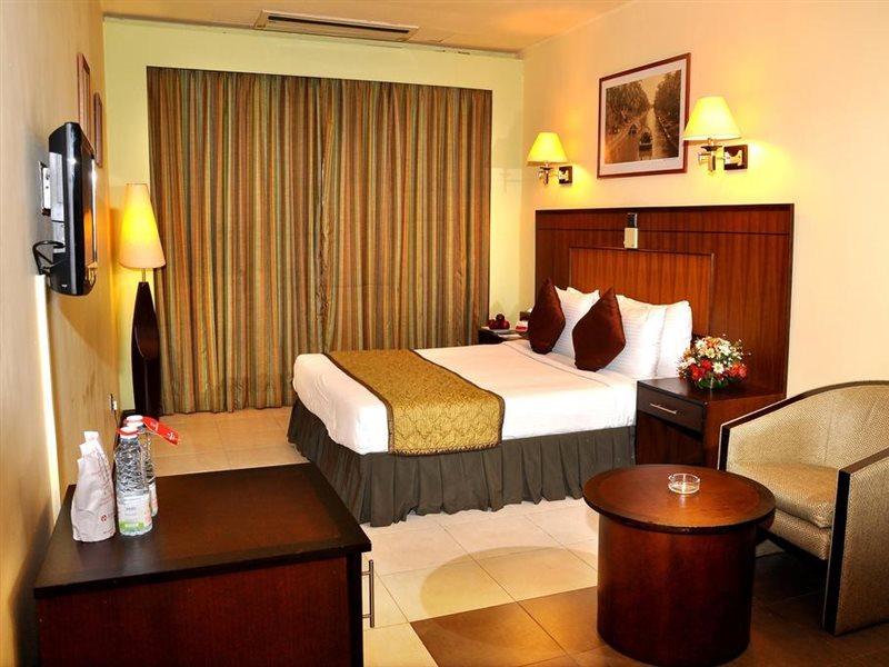 Ramada Katunayake Exterior photo