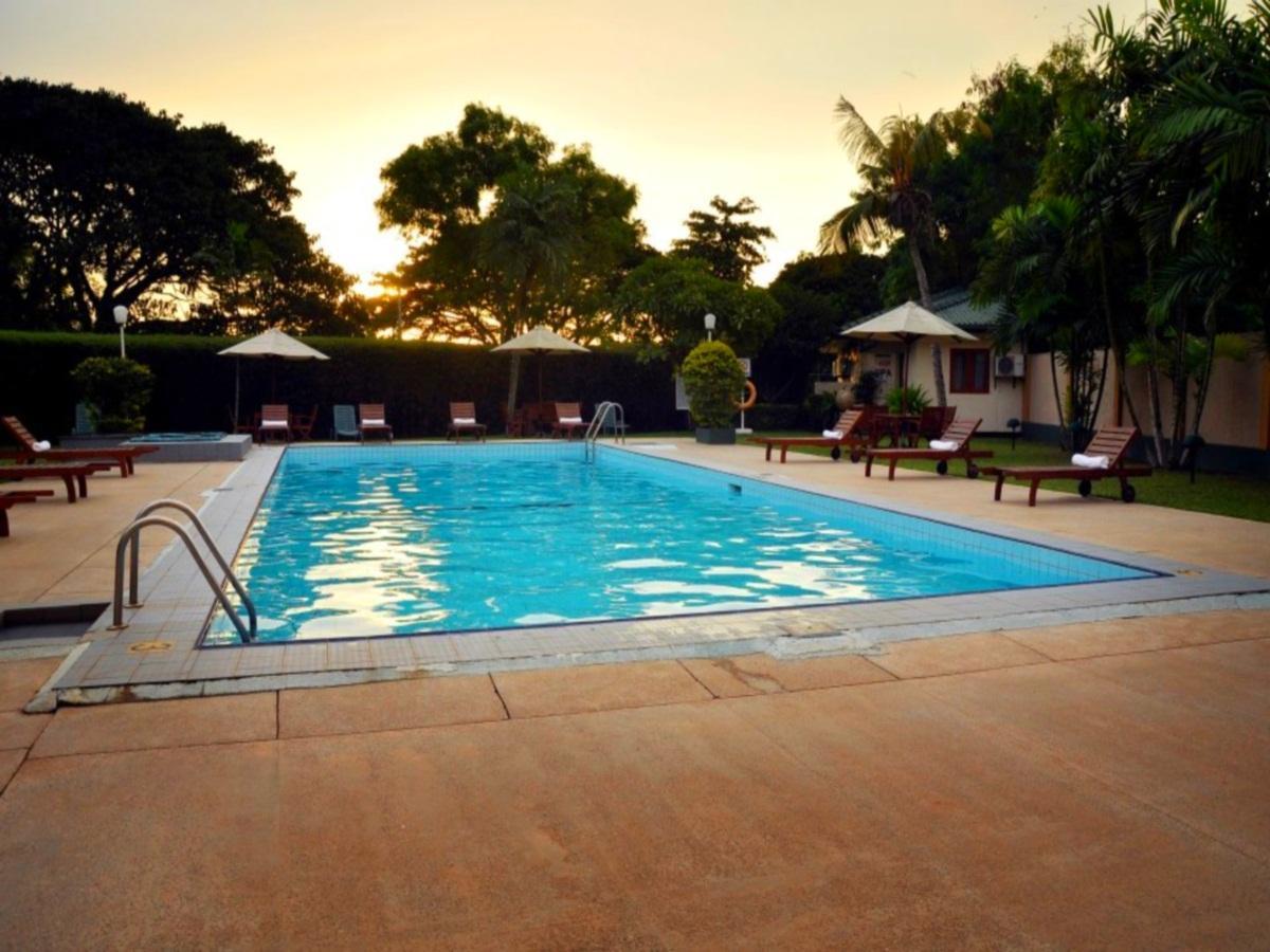 Ramada Katunayake Exterior photo