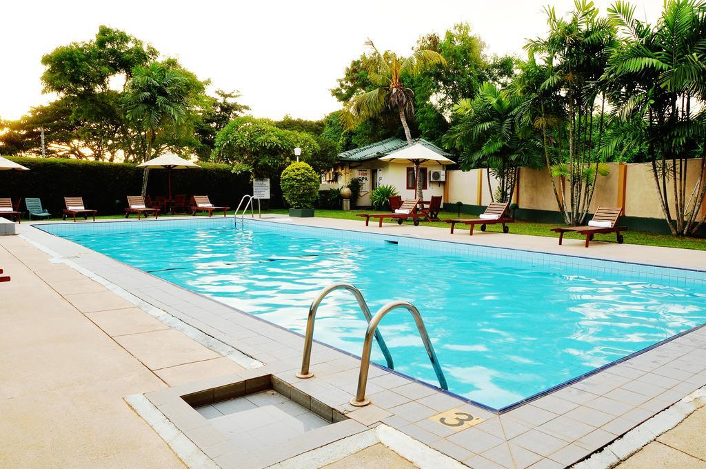 Ramada Katunayake Exterior photo